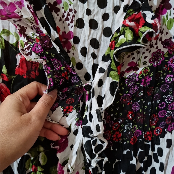 Assorted Top - Picture 9 of 10